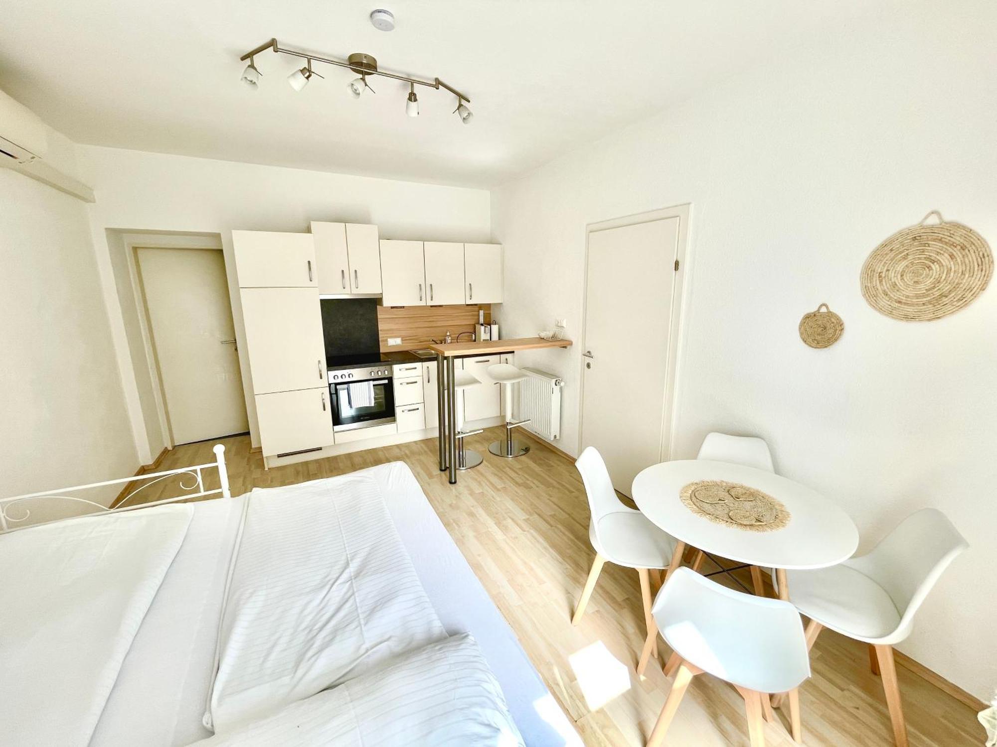 Contactless Self-Check-In - City Apartment Zum Wohlfuhlen Ans16 Graz Exterior photo