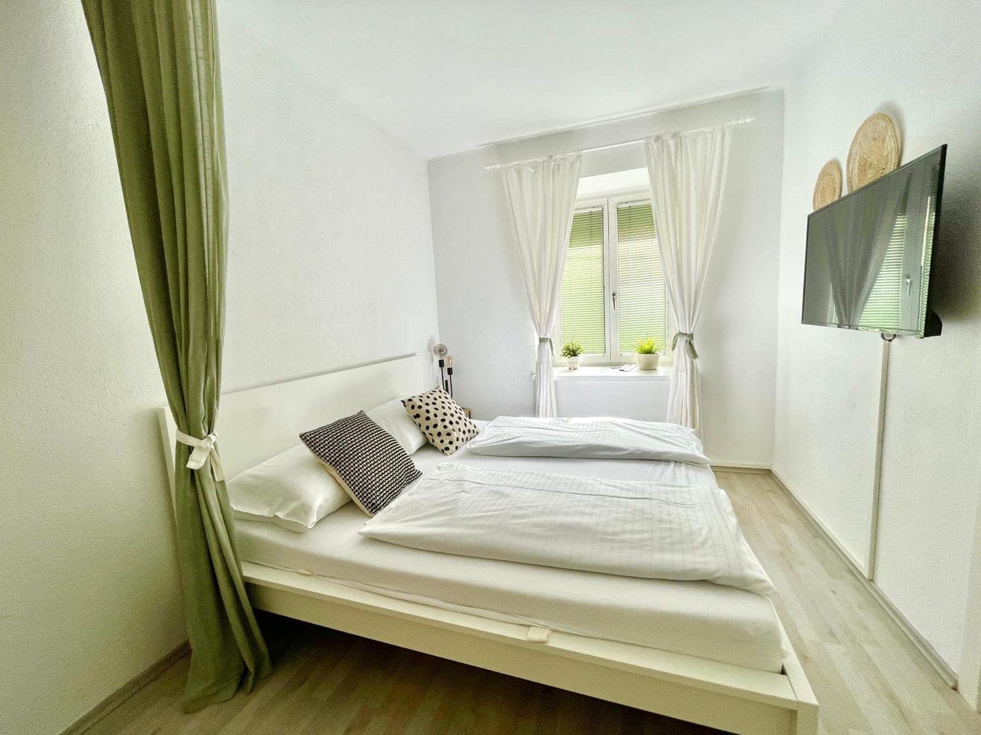 Contactless Self-Check-In - City Apartment Zum Wohlfuhlen Ans16 Graz Exterior photo