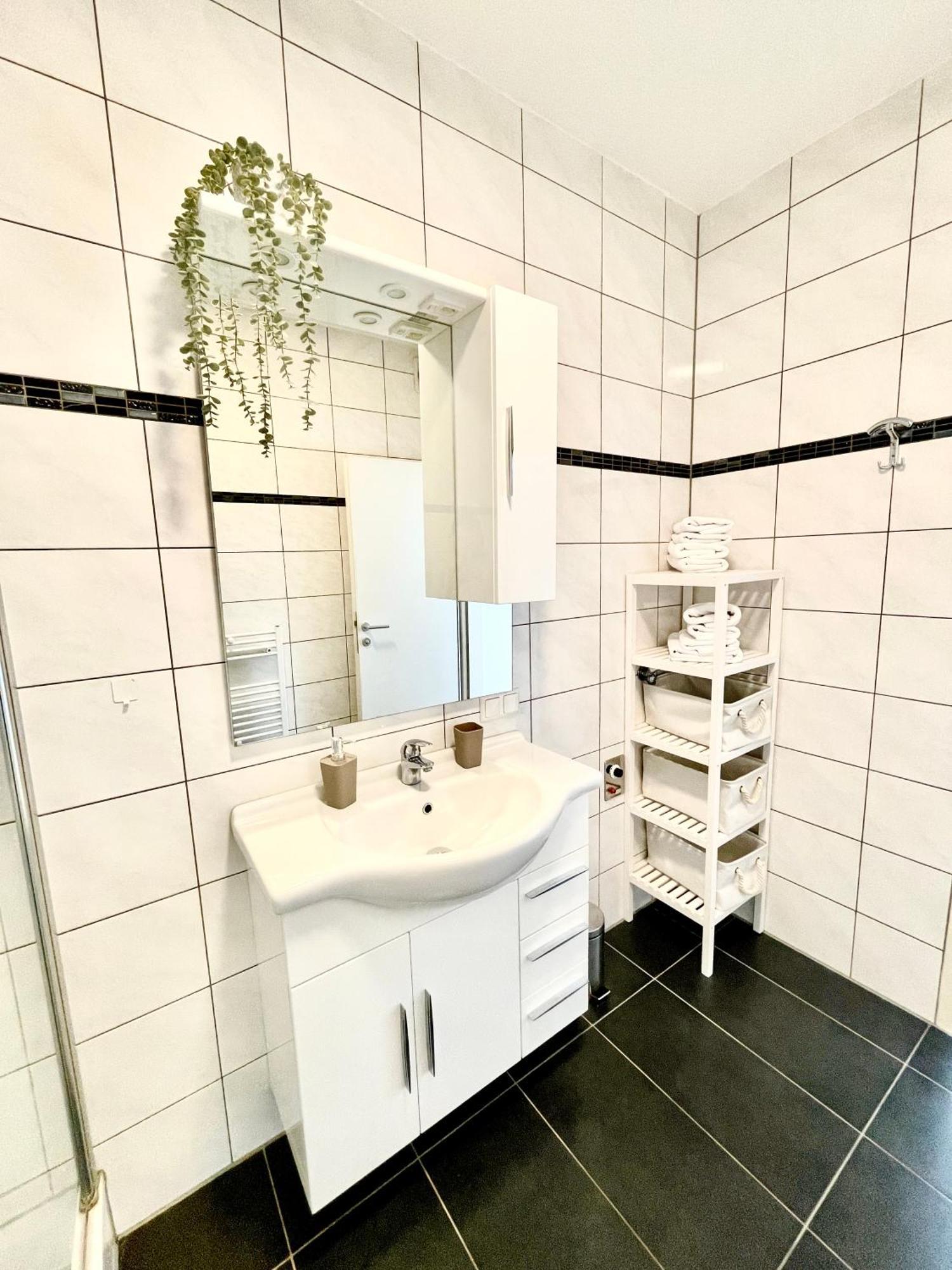 Contactless Self-Check-In - City Apartment Zum Wohlfuhlen Ans16 Graz Exterior photo