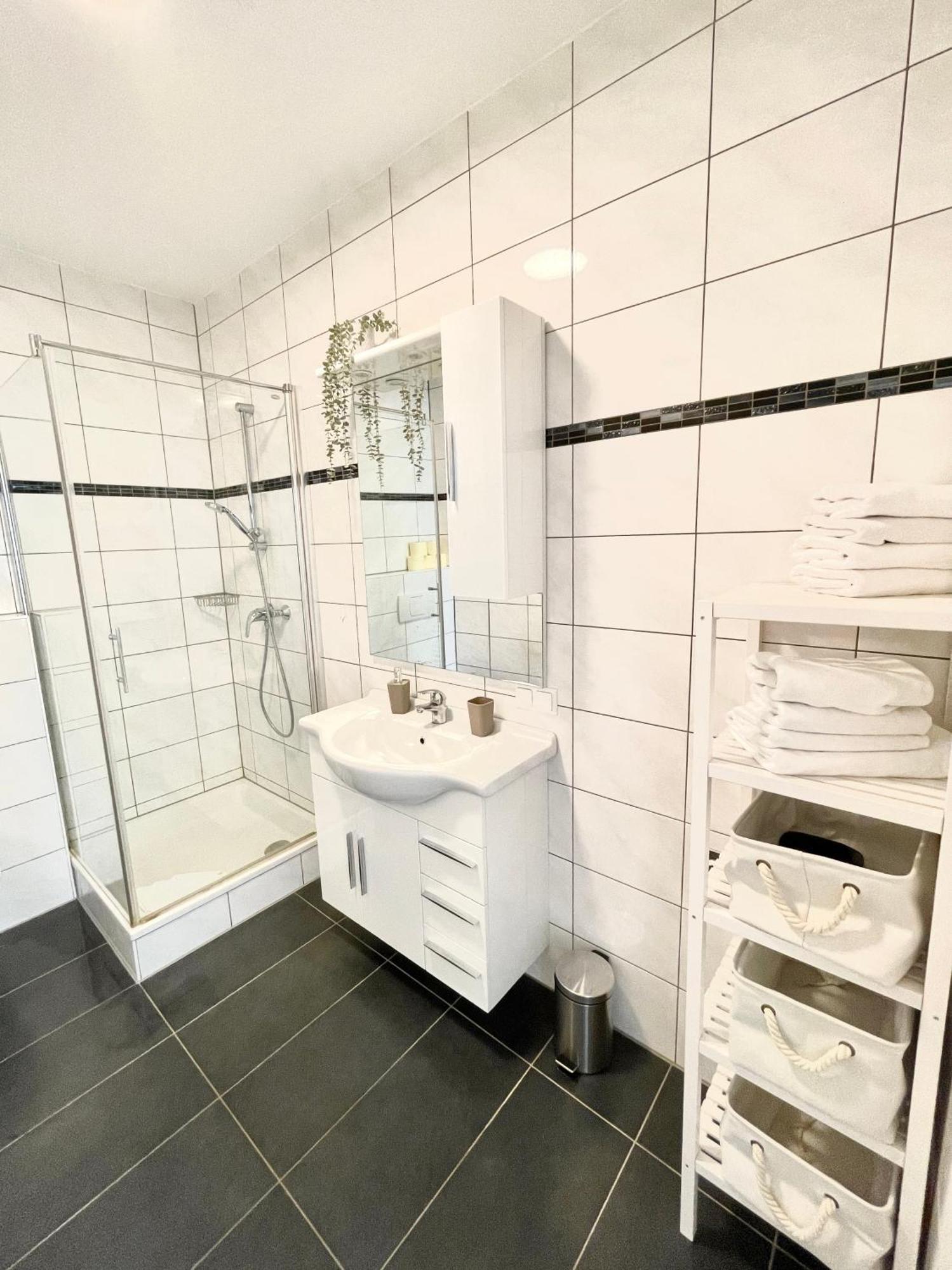 Contactless Self-Check-In - City Apartment Zum Wohlfuhlen Ans16 Graz Exterior photo